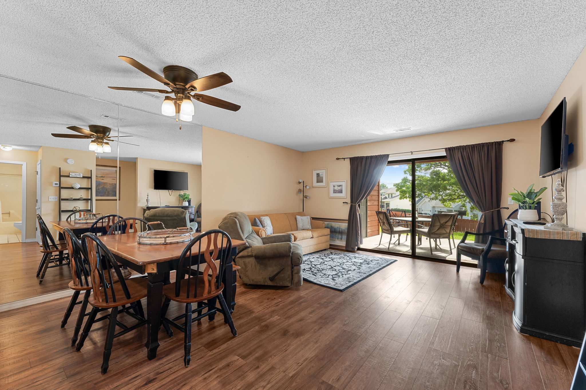 193 Avondale Drive 3Unit 3 – photo 1 of 100
