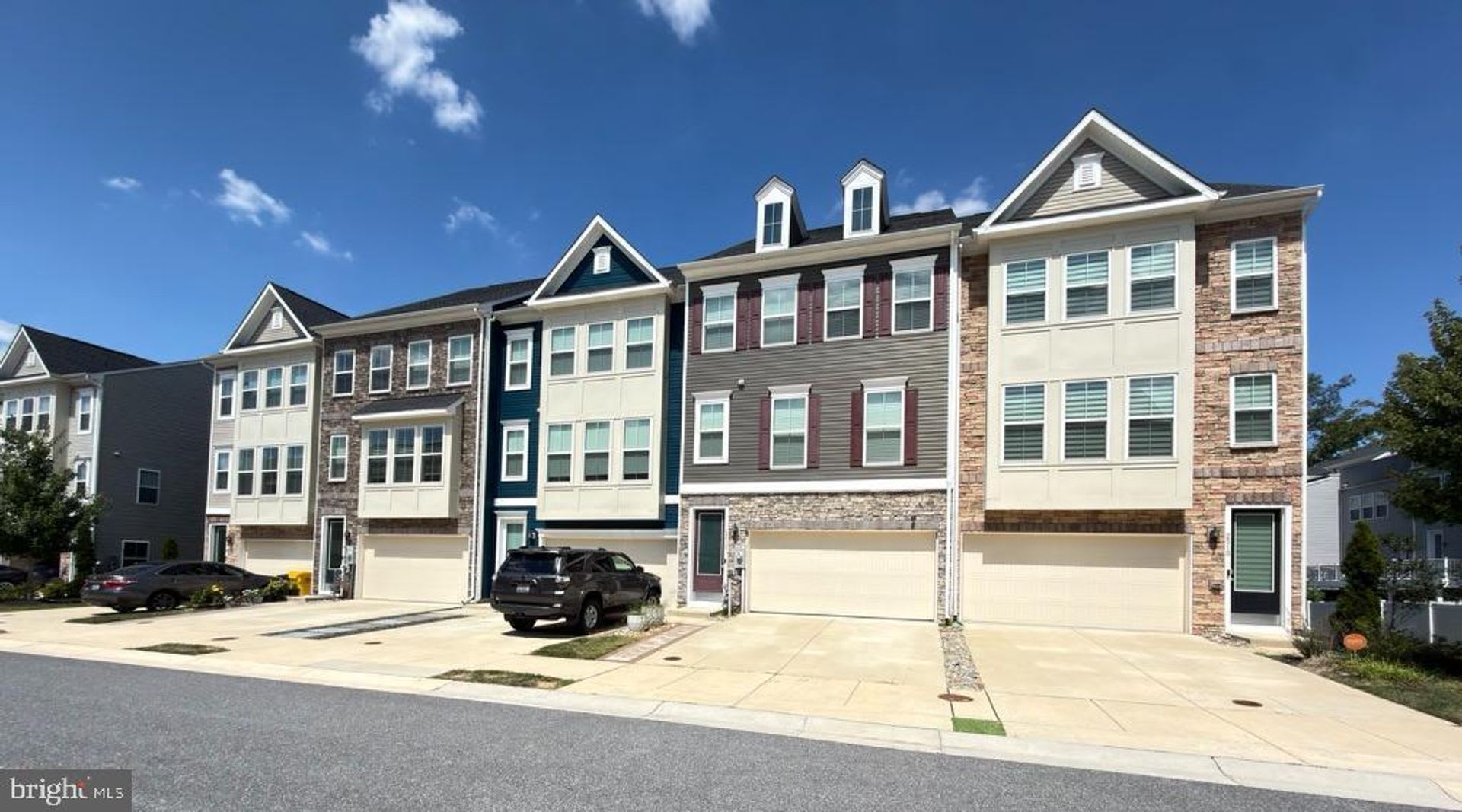 Stunning 4bd 3.5bth Townhome in the Enclave at Waugh Chapel – photo 1