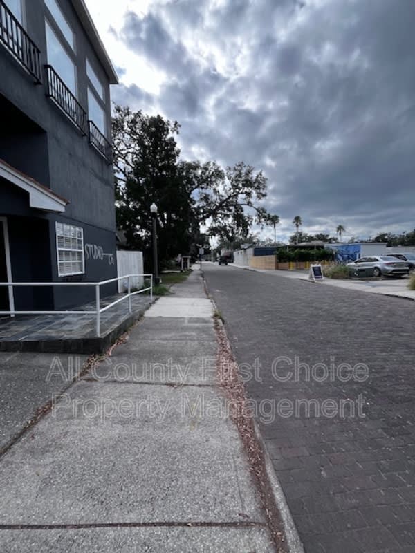 126 3Rd Ave N – photo 1 of 7