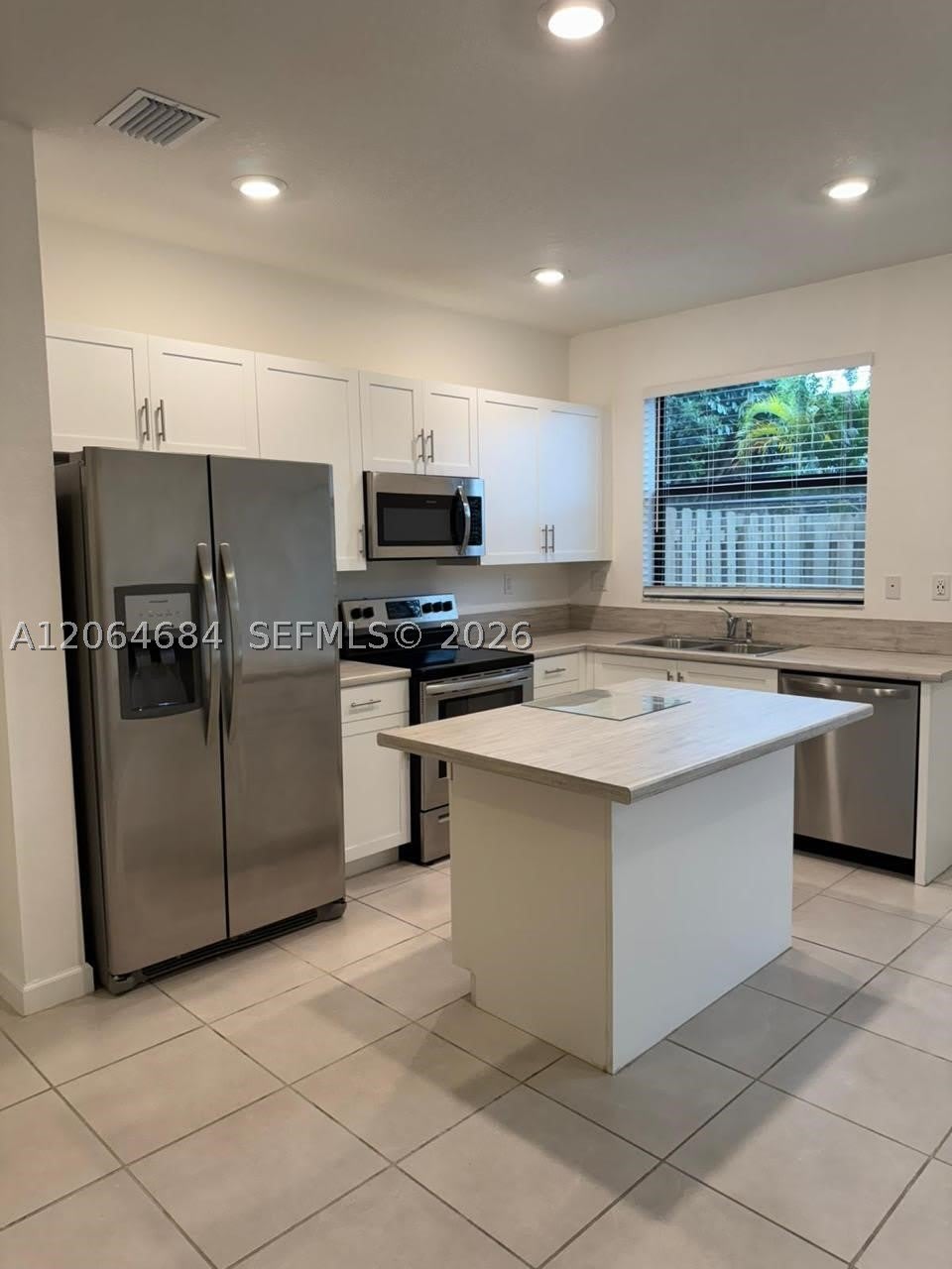 768 NE 206th Ter – photo 1