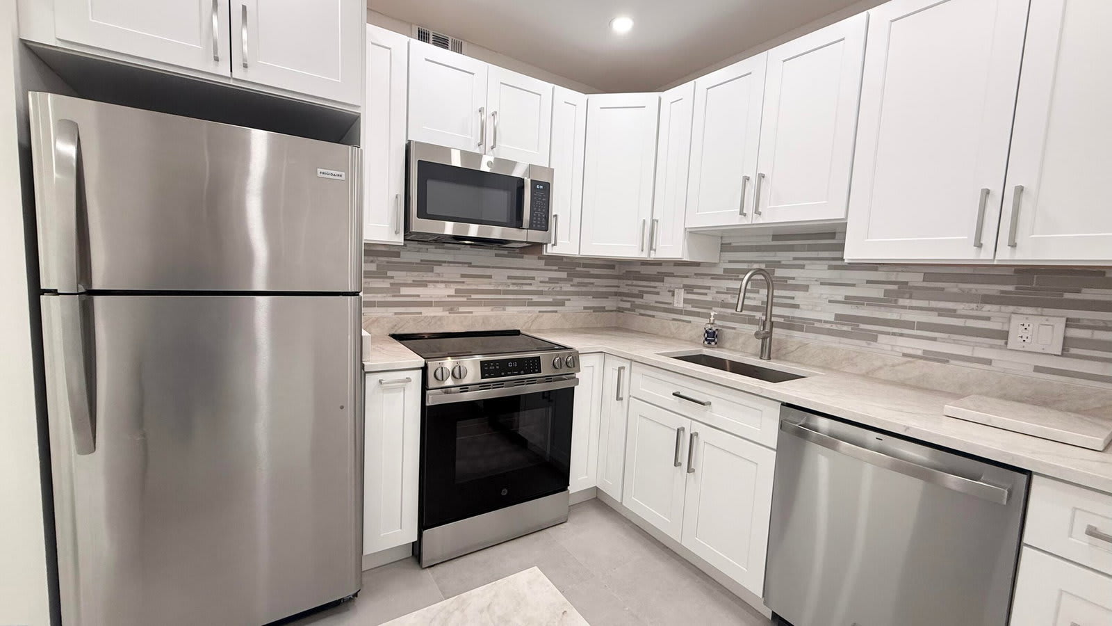6505 Winfield Boulevard – photo 1