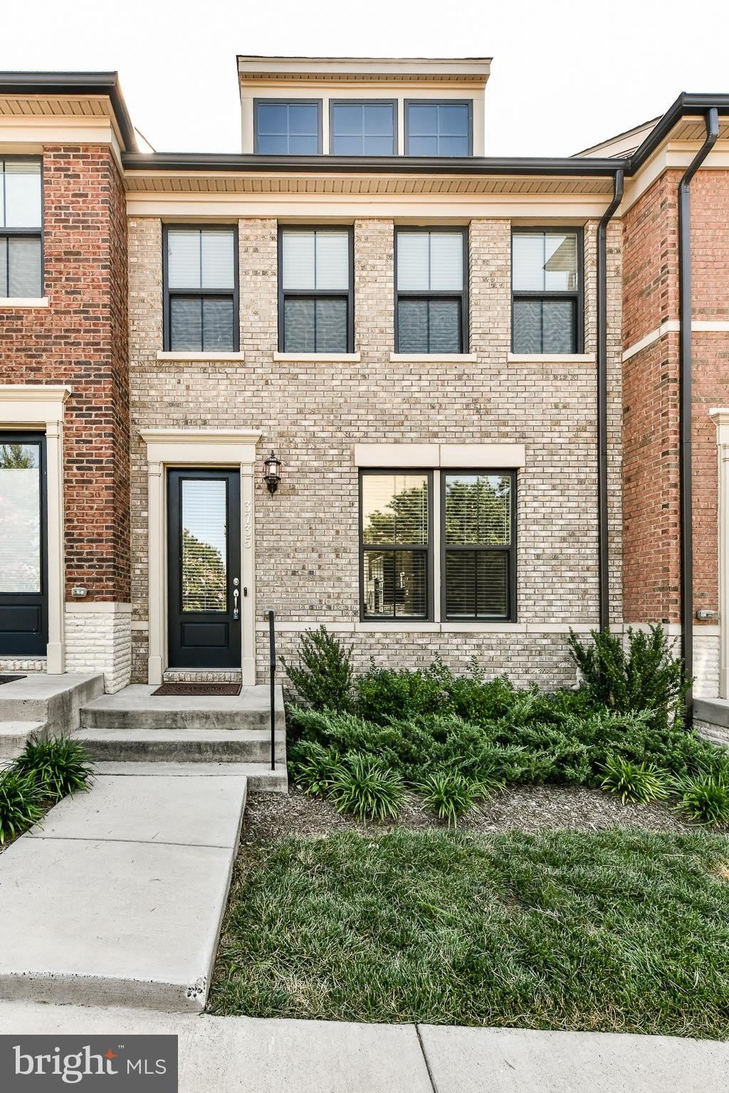 3735 Powell Lane – photo 1 of 58