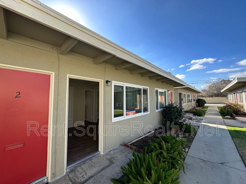 1015 N. Azusa Ave – photo 1 of 17