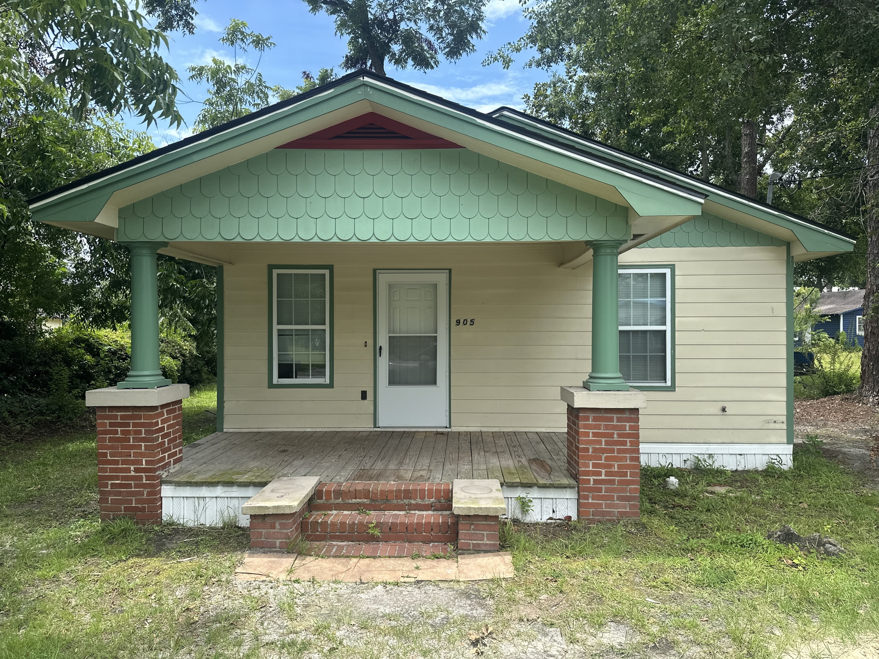 905 East Gordon Street – photo 1