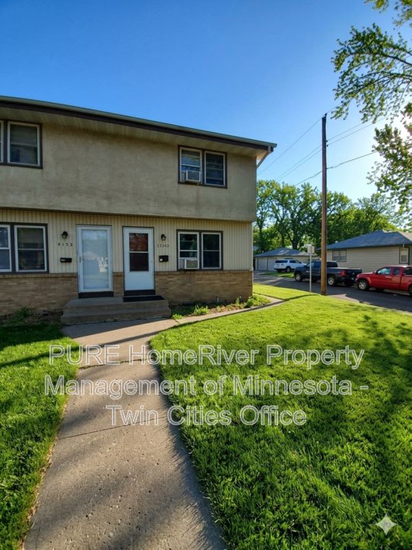 4703 5th St NE – photo 1 of 19