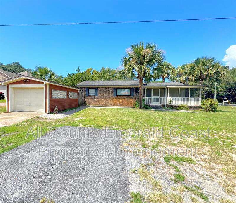 733 Beach Dr – photo 1