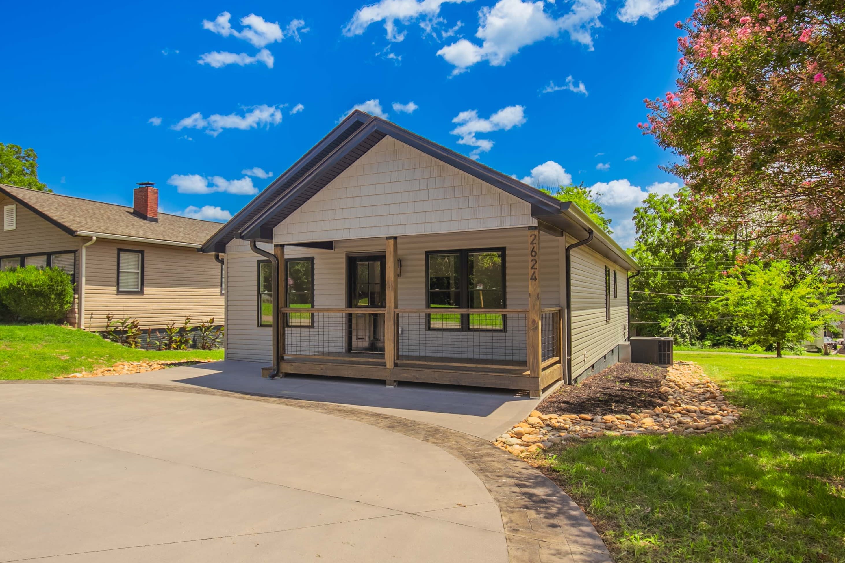 2624 Washington Avenue – photo 1