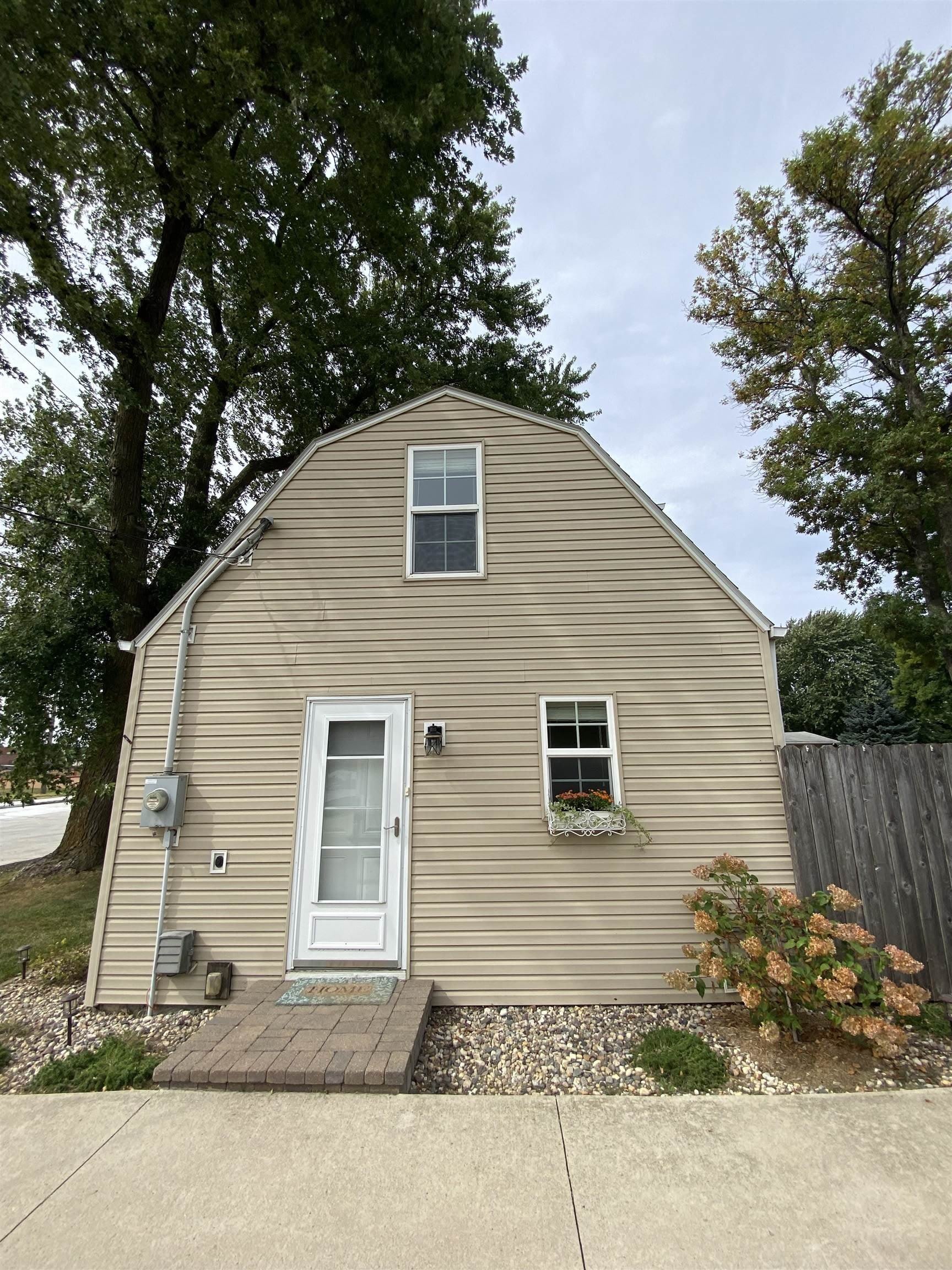 512 23rd Street – photo 1 of 20