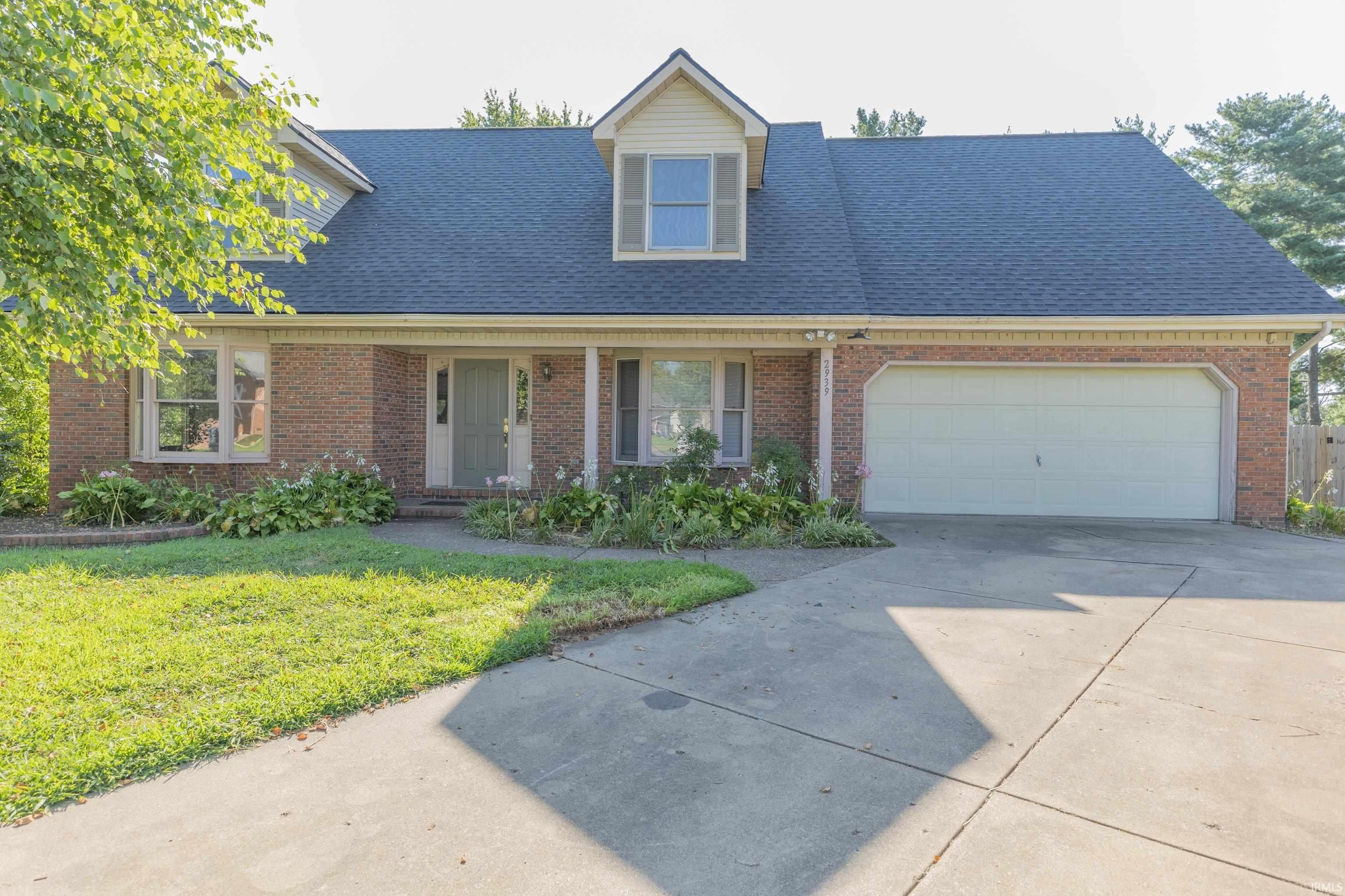 2939 Woodside Court – photo 1 of 25