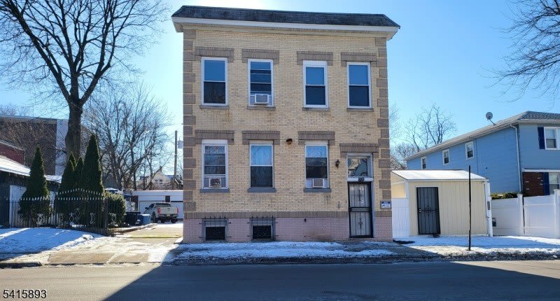 89 Tremont Ave – photo 1