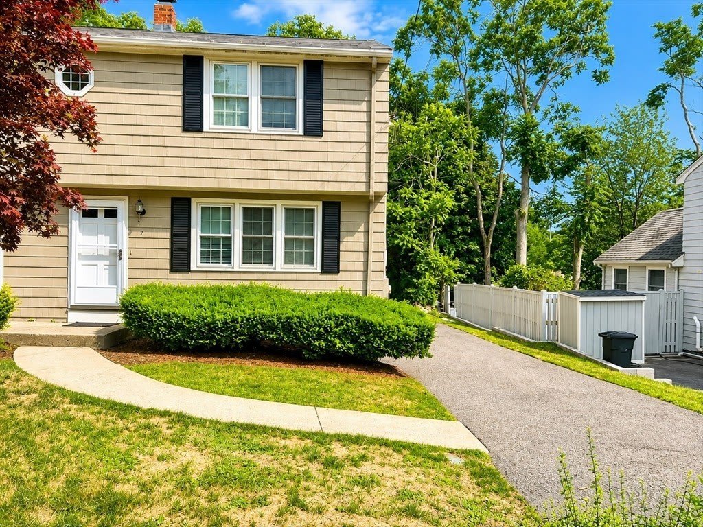 7 Ridge Street – photo 1 of 28