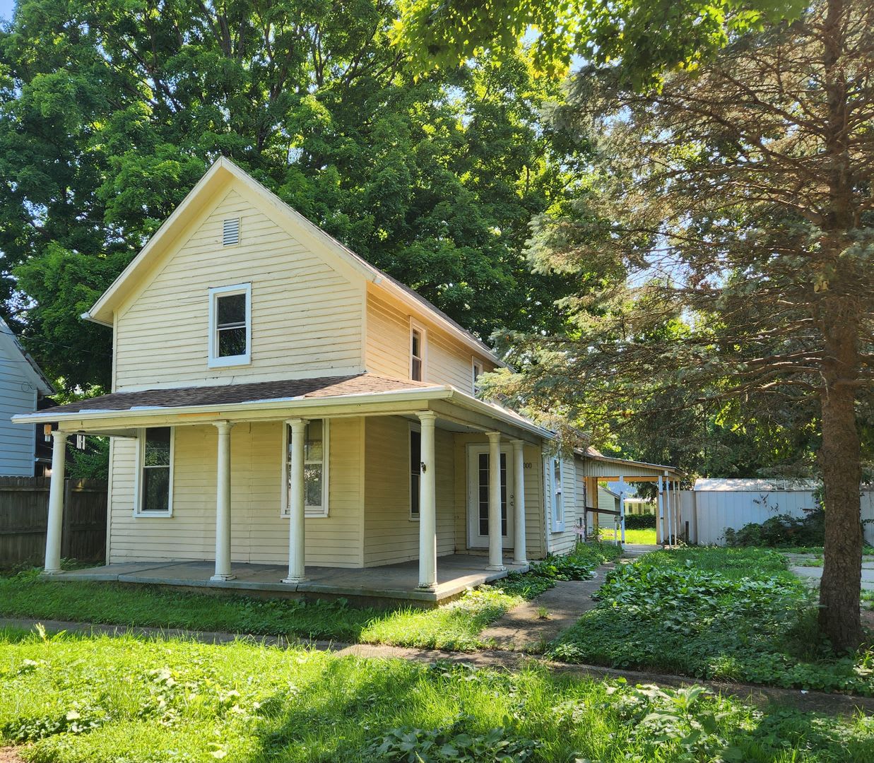 Unique Newly Renovated 4 Bed, 1.5 Bath with 2 Bonus Rooms! – photo 1 of 18