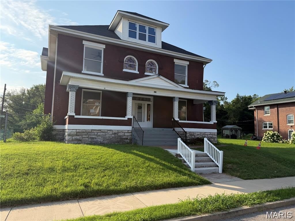 570 Washington Place – photo 1 of 15