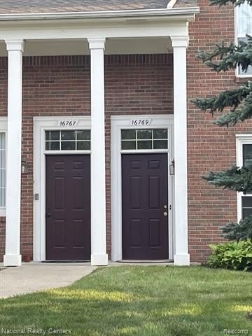 16769 Carriage Way – photo 1