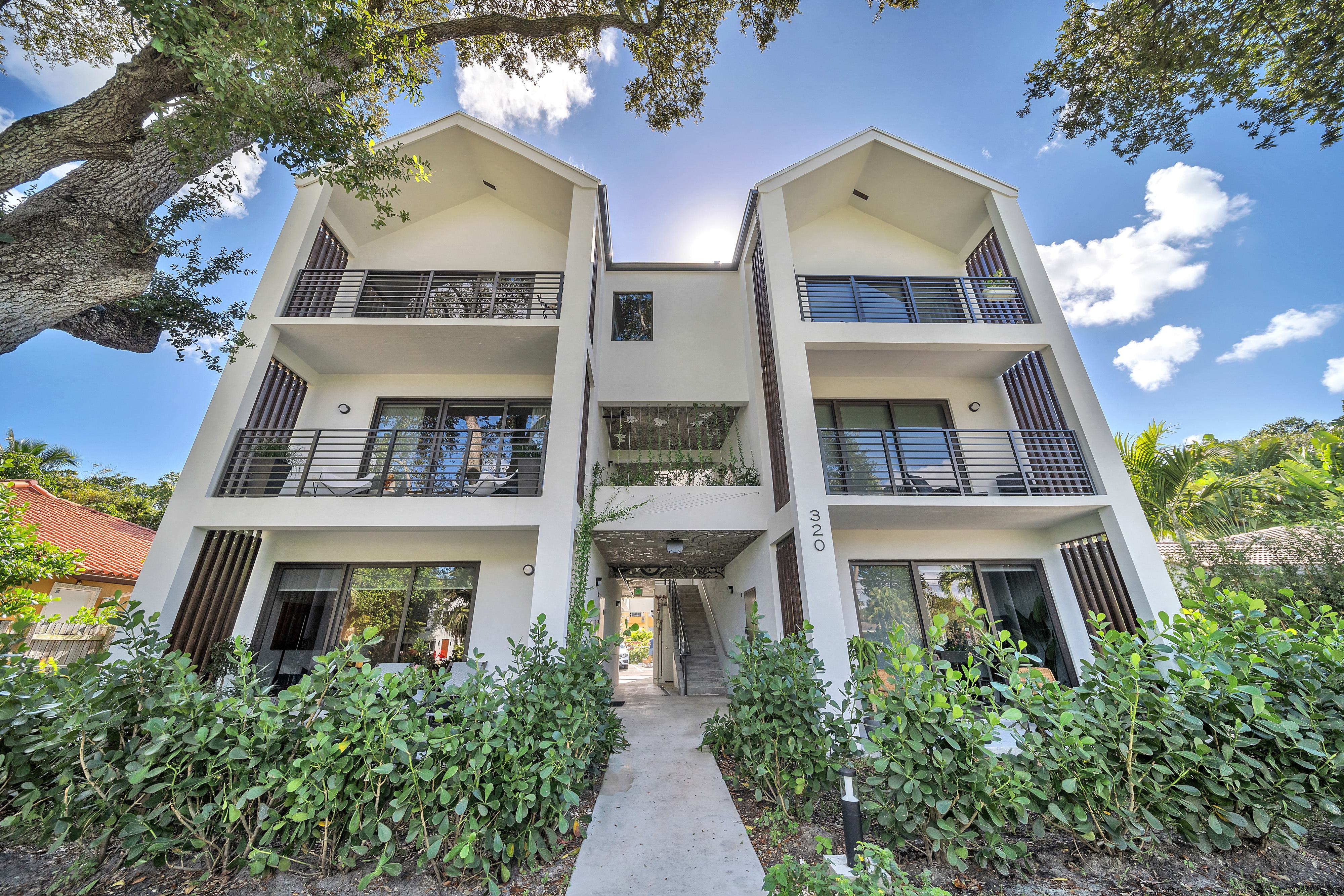 320 Ne 126th St – photo 1