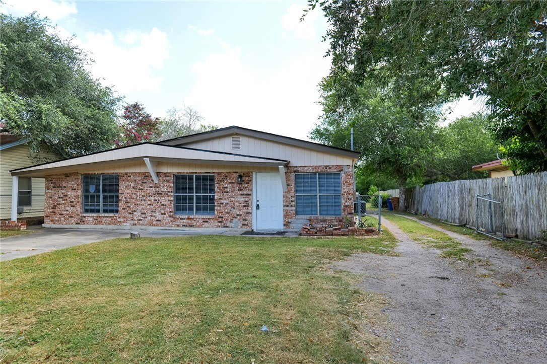 10822 Mayfield Drive – photo 1