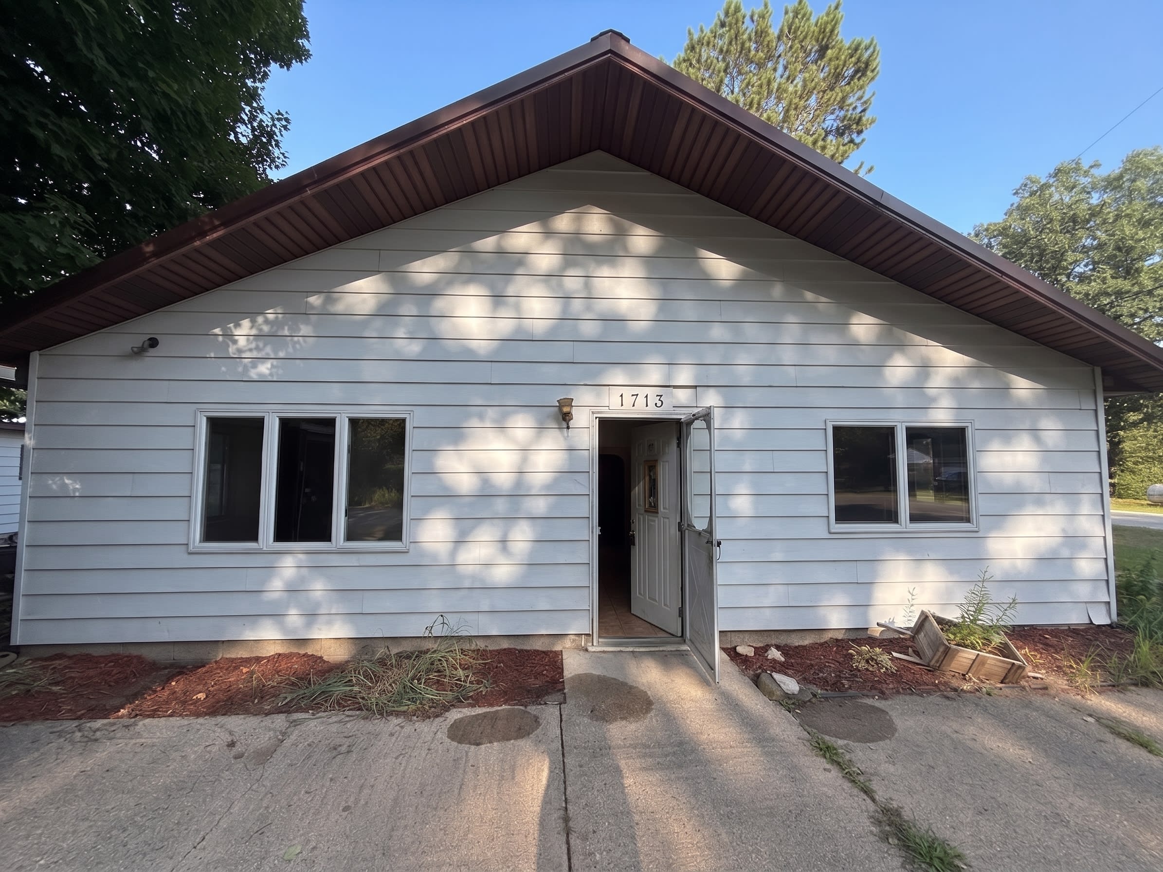 1713 Spruce St – photo 1 of 9