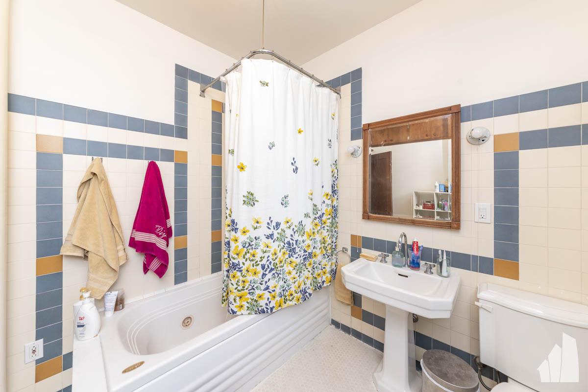 842 W Waveland Ave – photo 1