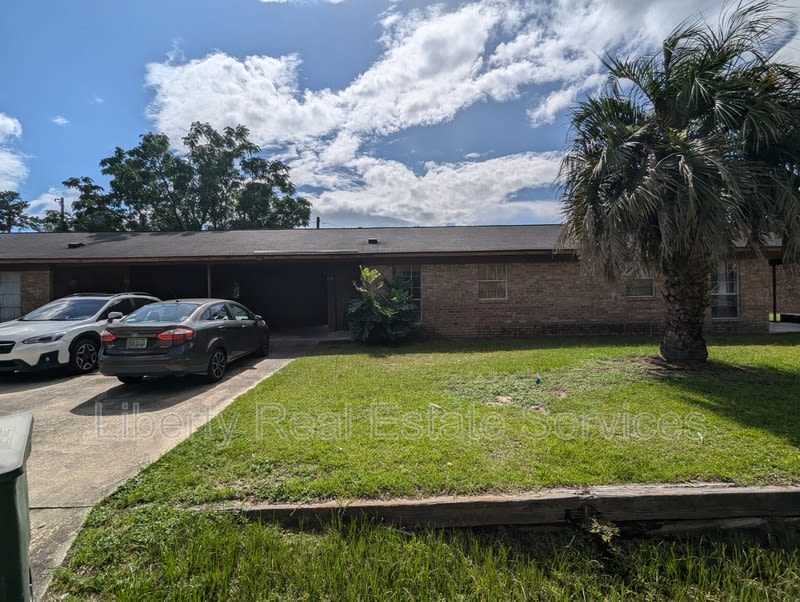 979 Live Oak Dr – photo 1 of 151
