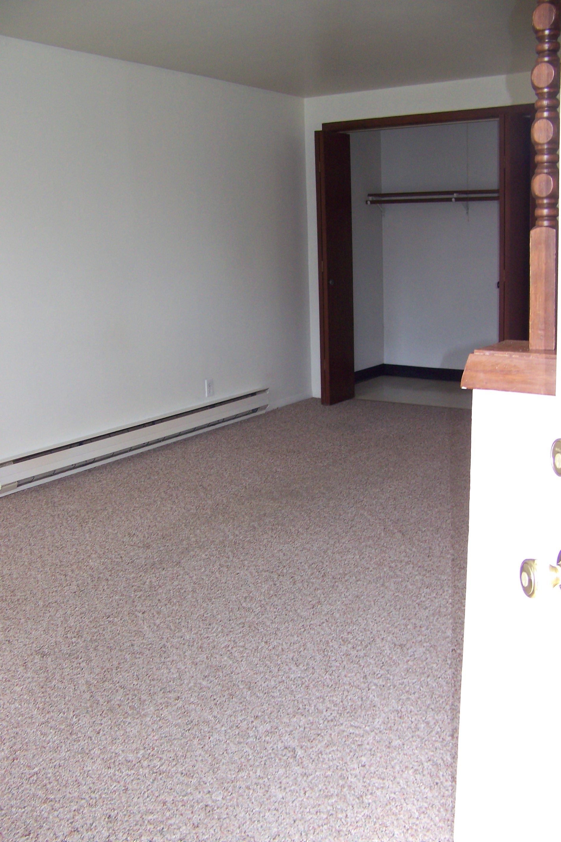 206 North Parkway Drive – photo 1 of 14