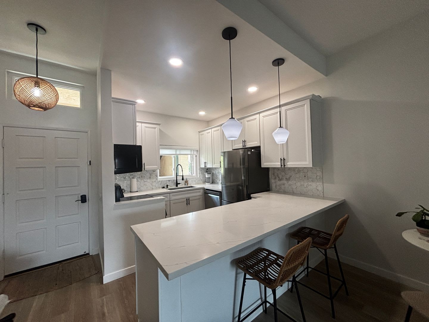 Beautifully Updated 2-Bedroom Condo in The Villas of Calavera – photo 1