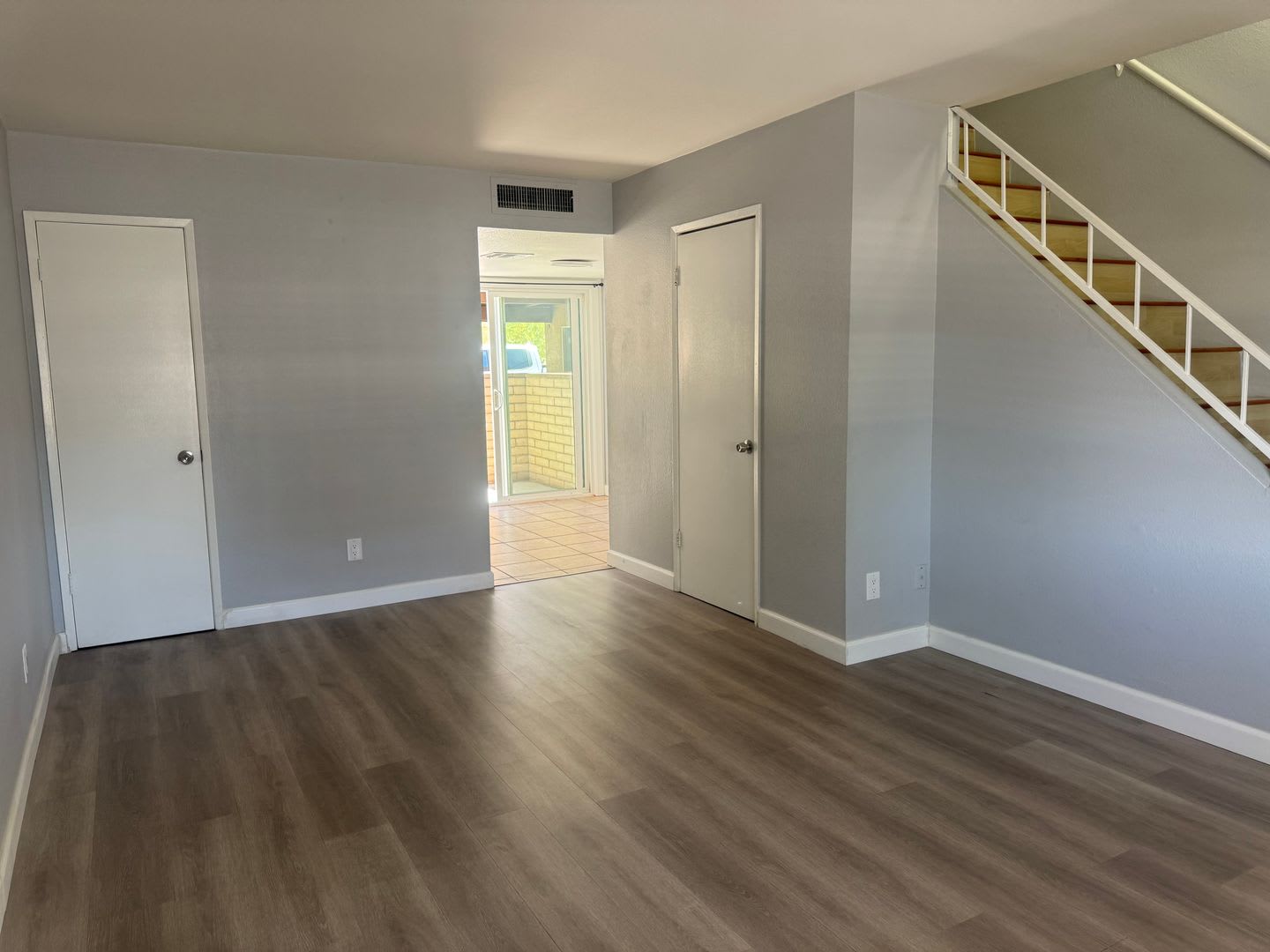 MOVE IN SPECIAL FIRST MONTH $1 2BD/1.5BA Two-Story Condo – Bullhead City – photo 1 of 14