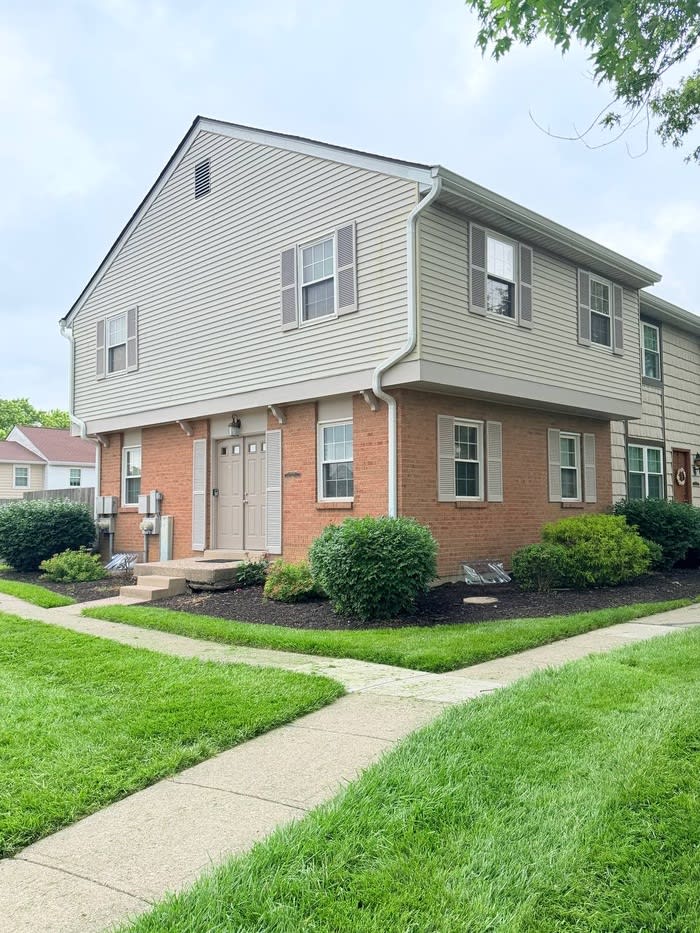 7609 Dover Court – photo 1 of 315