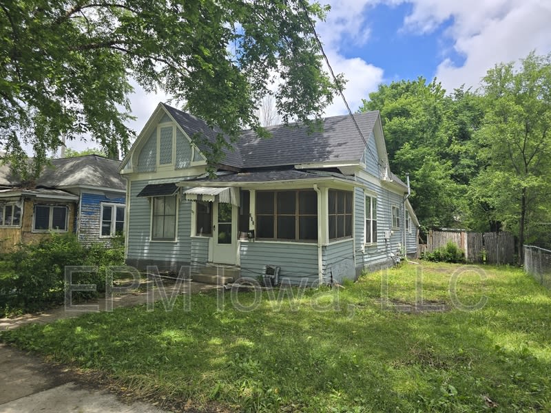 232 Center Street – photo 1