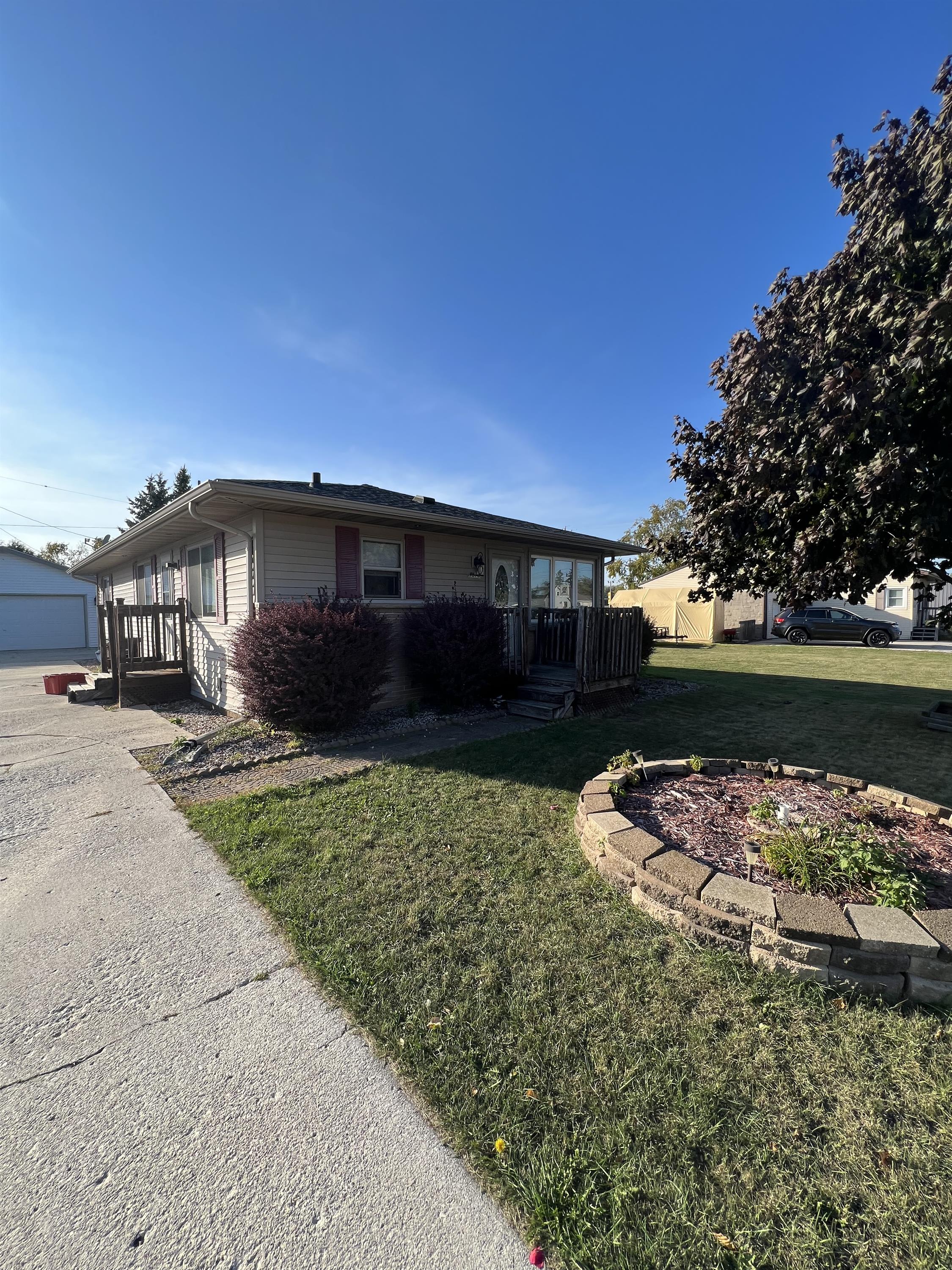 1510 S 38th St. – photo 1 of 11