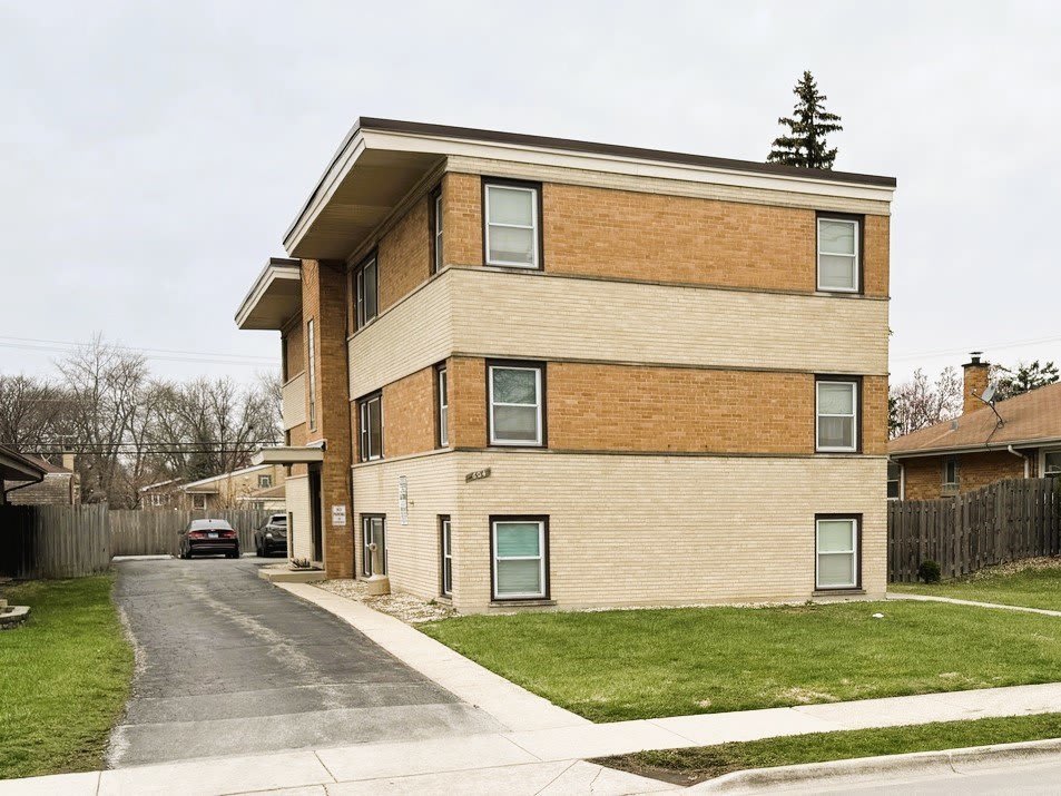 604 N Ardmore Avenue – photo 1 of 7