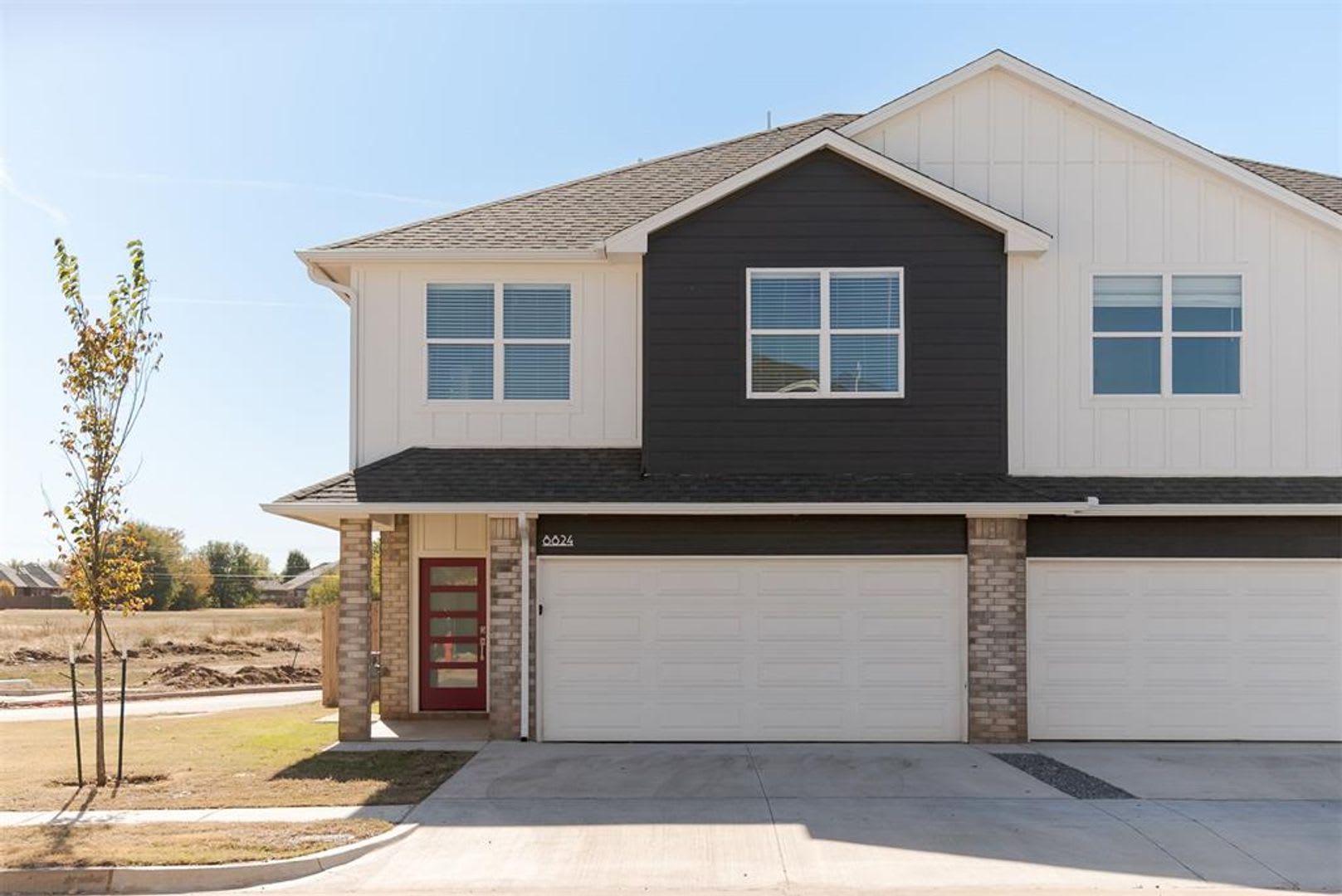 Luxury 3 Bedroom 2.5 Bathroom Duplex in Piedmont Schools with a 2 car garage (Neighborhood Park) – photo 1
