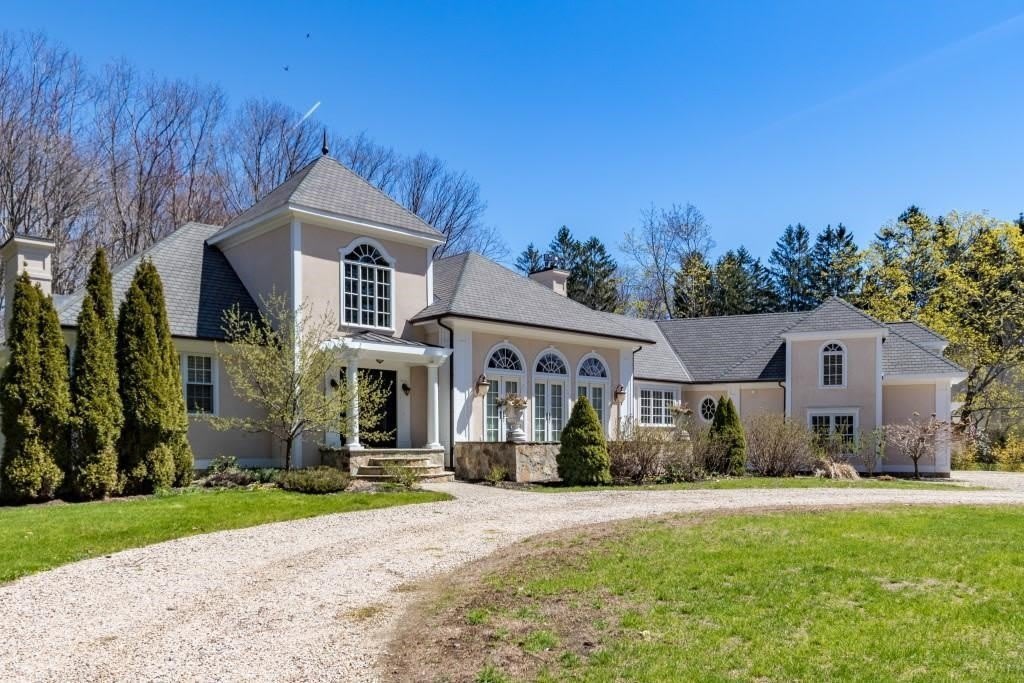 221 South Road – photo 1