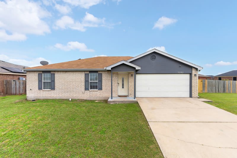 3202 Tom Lockett Drive – photo 1
