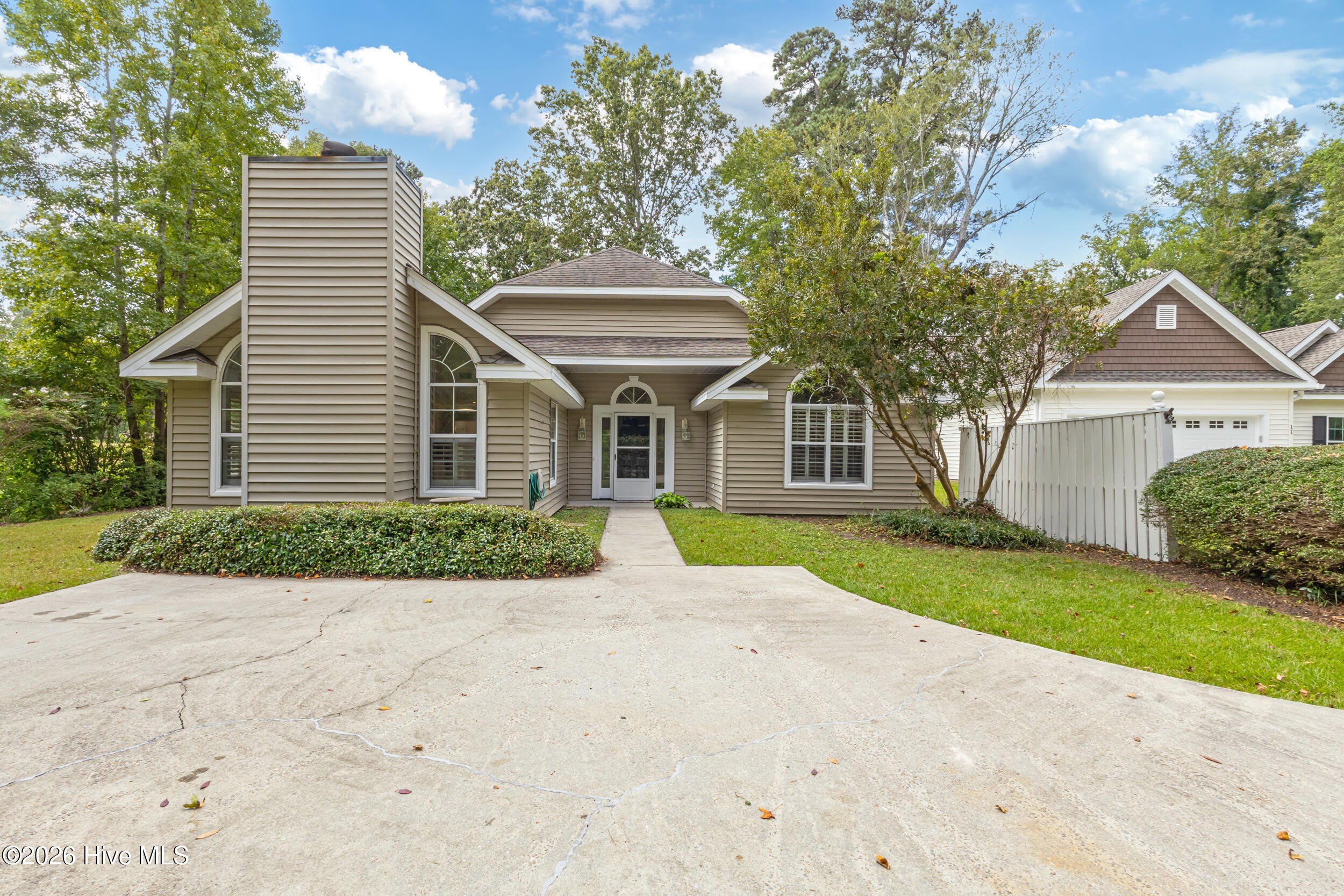 9 Court 3 NW Drive – photo 1 of 8