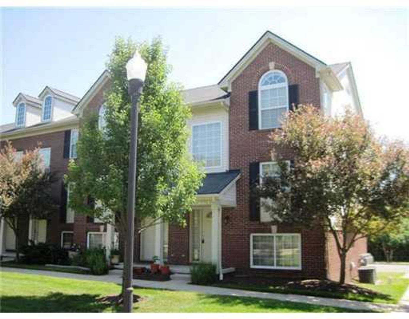 2 Bedrooms 2 5 Bathrooms 1 Car Garage Immediate Occupancy – photo 1 of 199