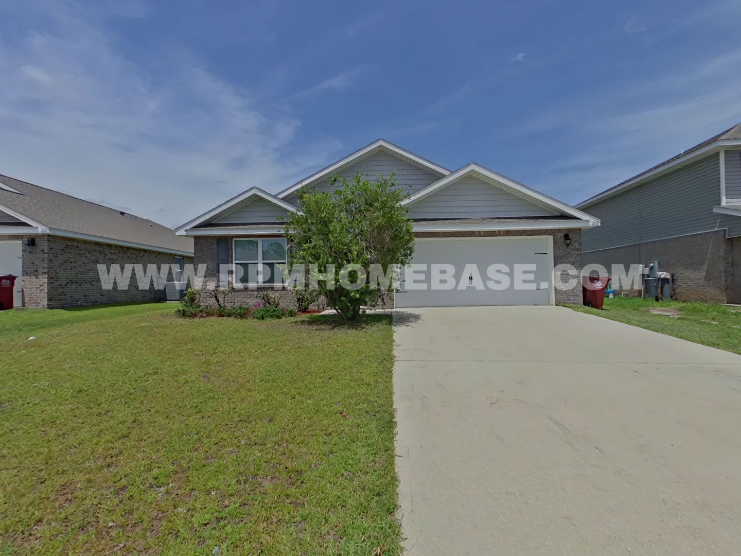 Spacious 4-Bedroom Home with Covered Porch in Redstone Commons, Crestview – photo 1