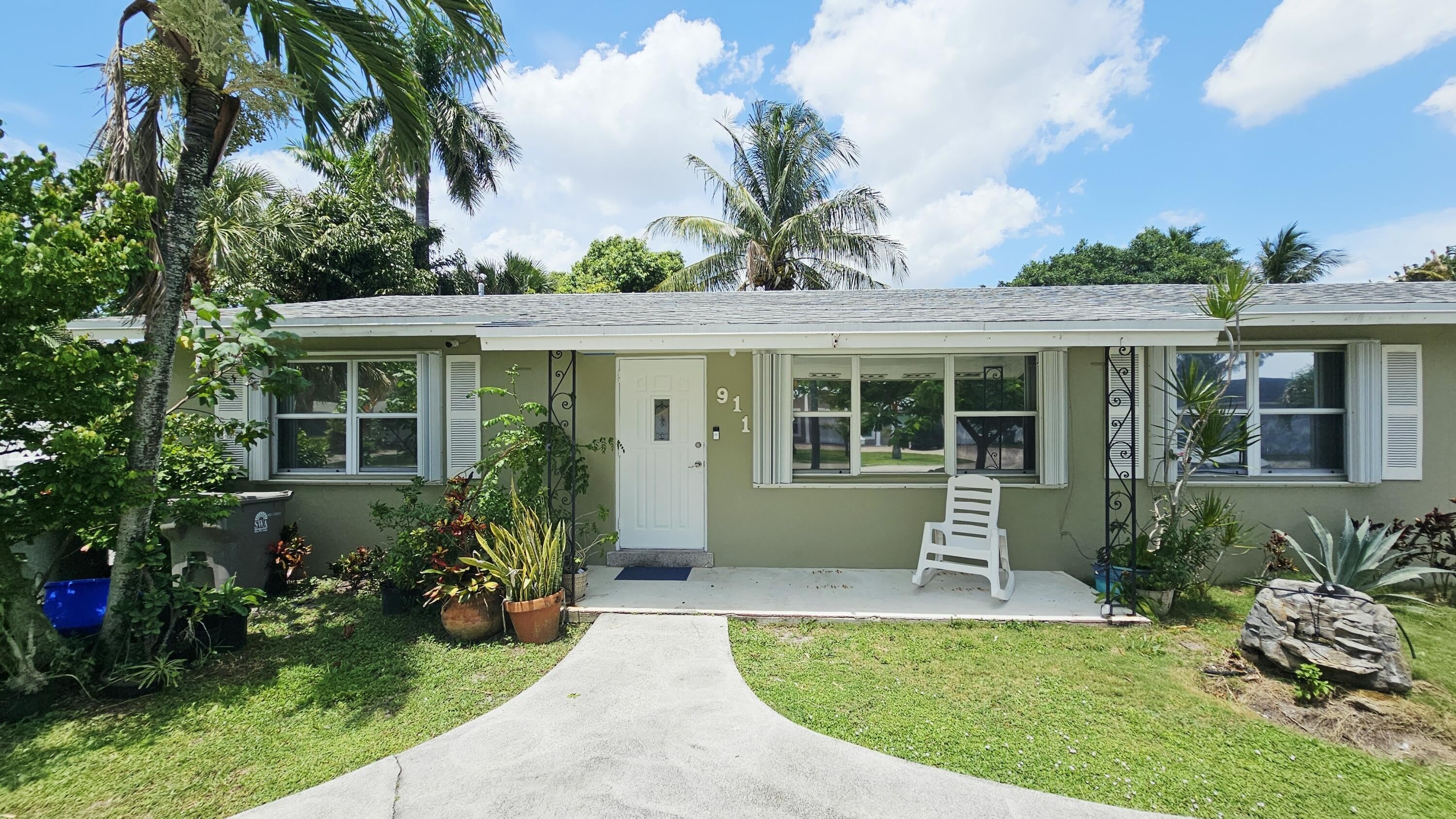 911 Burch Drive – photo 1