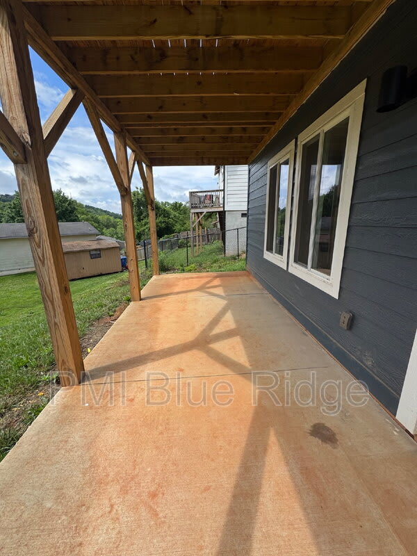 13 Ridge St – photo 1 of 181