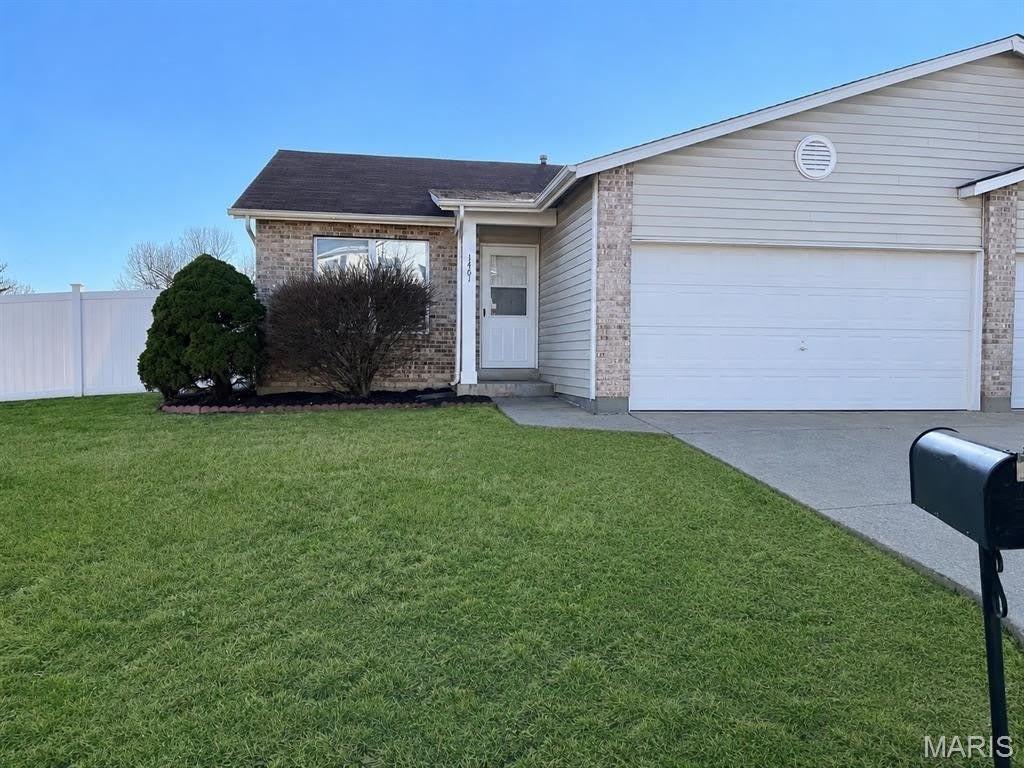 1461 Surrey Lane – photo 1 of 162