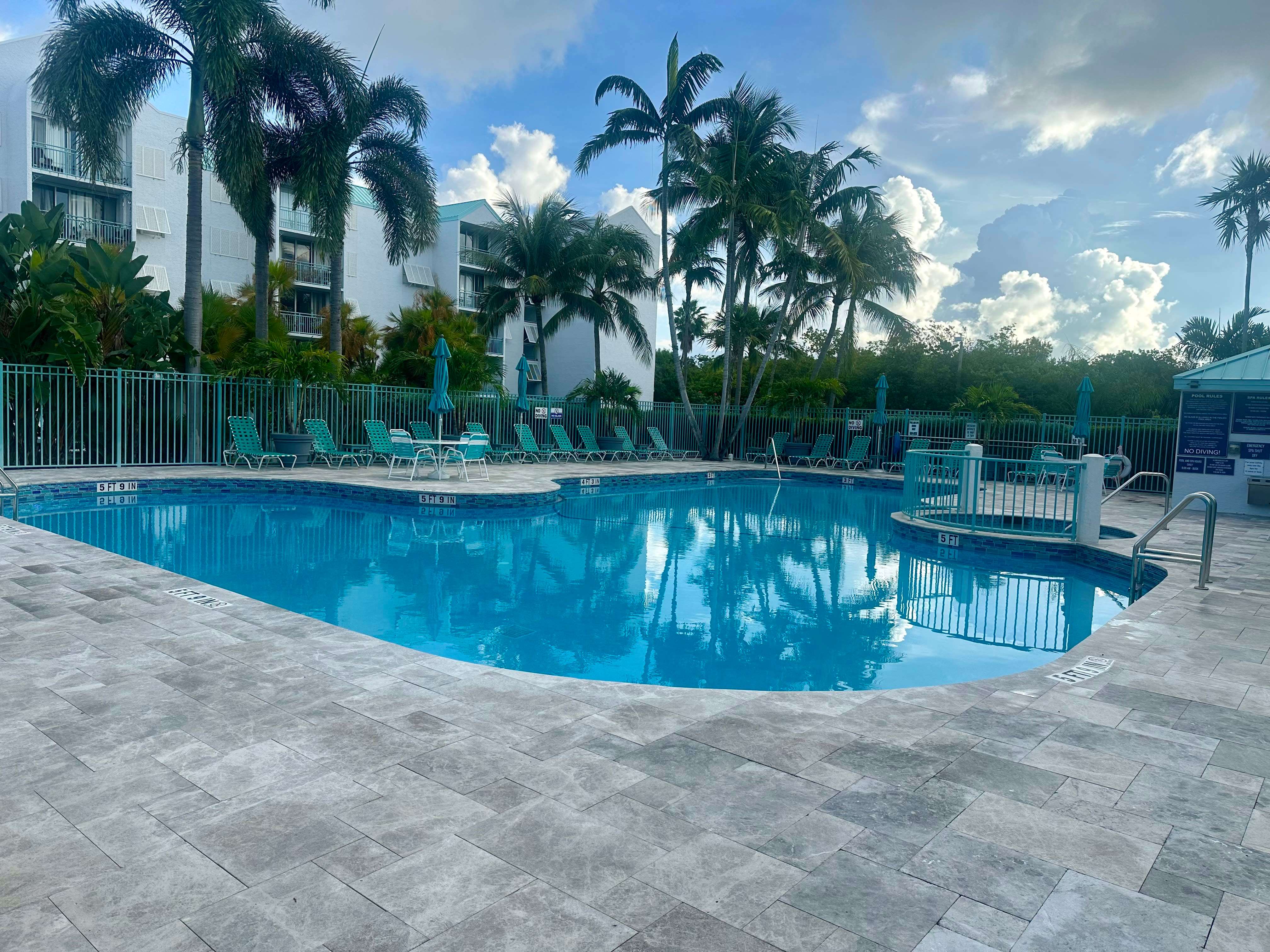 3675 Seaside Dr – photo 1