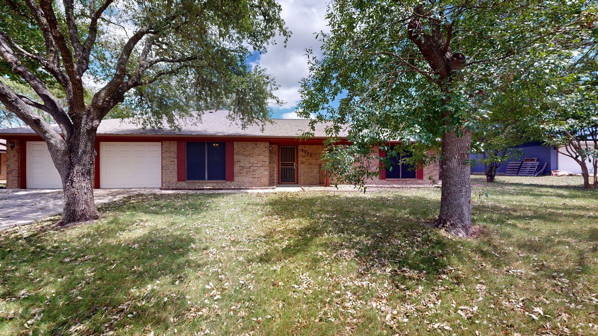 2 Weeks Free 1 595 For A 3 Bedroom Vintage Charmer In Harker Heights – photo 1 of 25