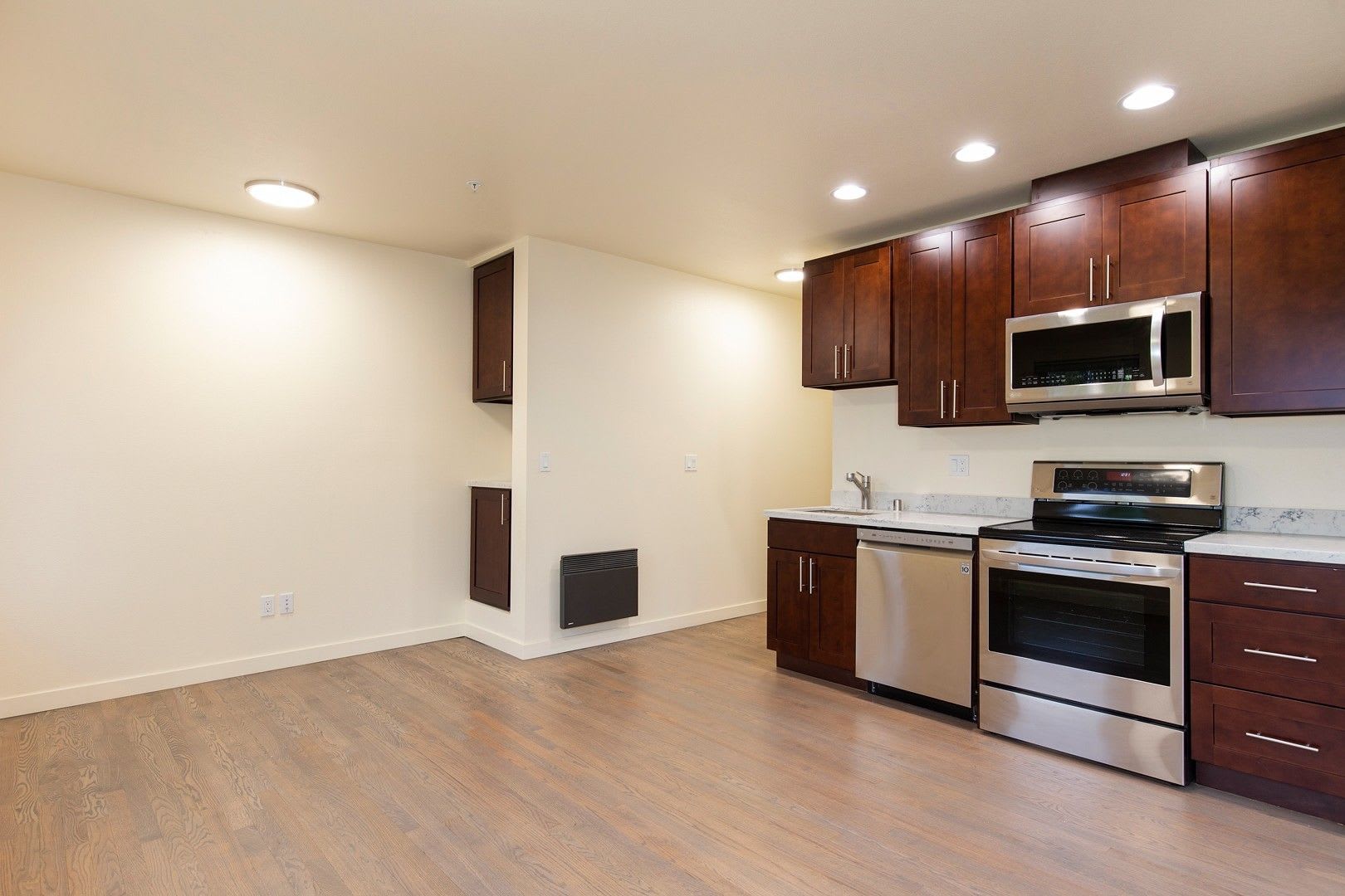 48th Street Apartments – photo 1