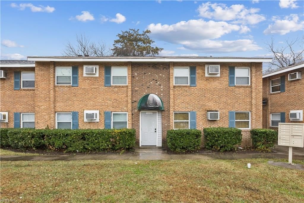2504 Leo Street – photo 1