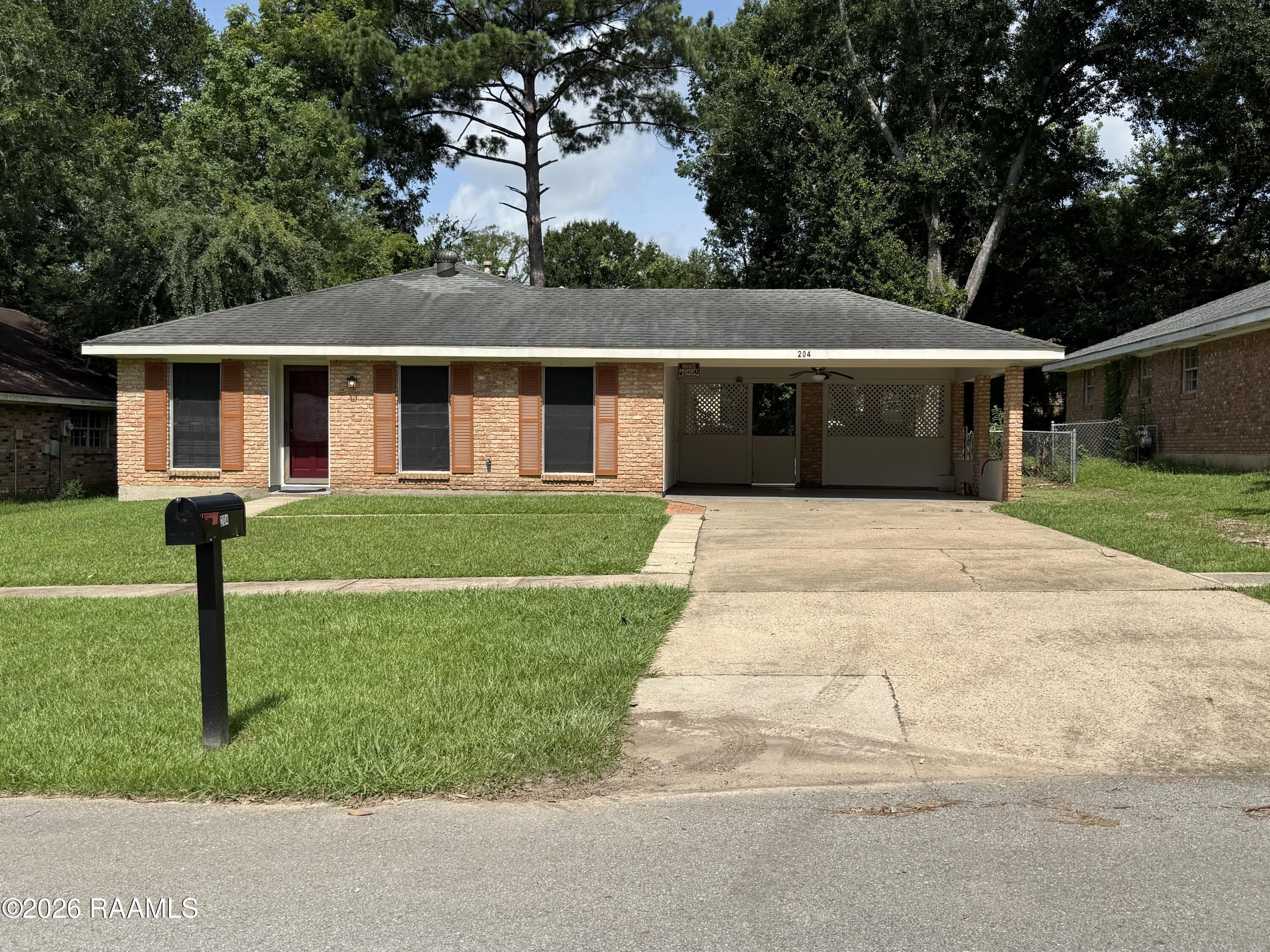 204 Winsor Drive – photo 1