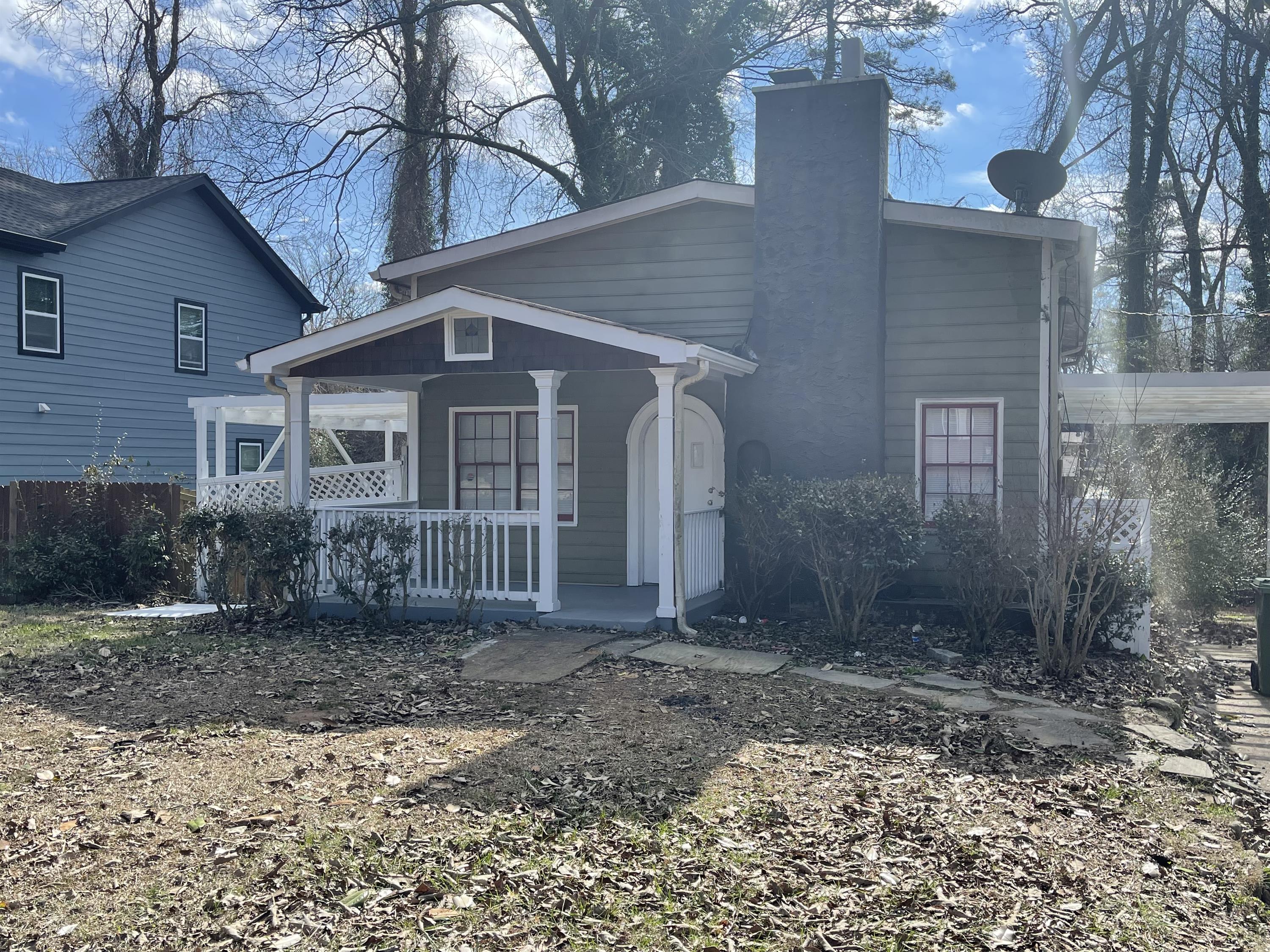 2162 Montrose Ave SE – photo 1