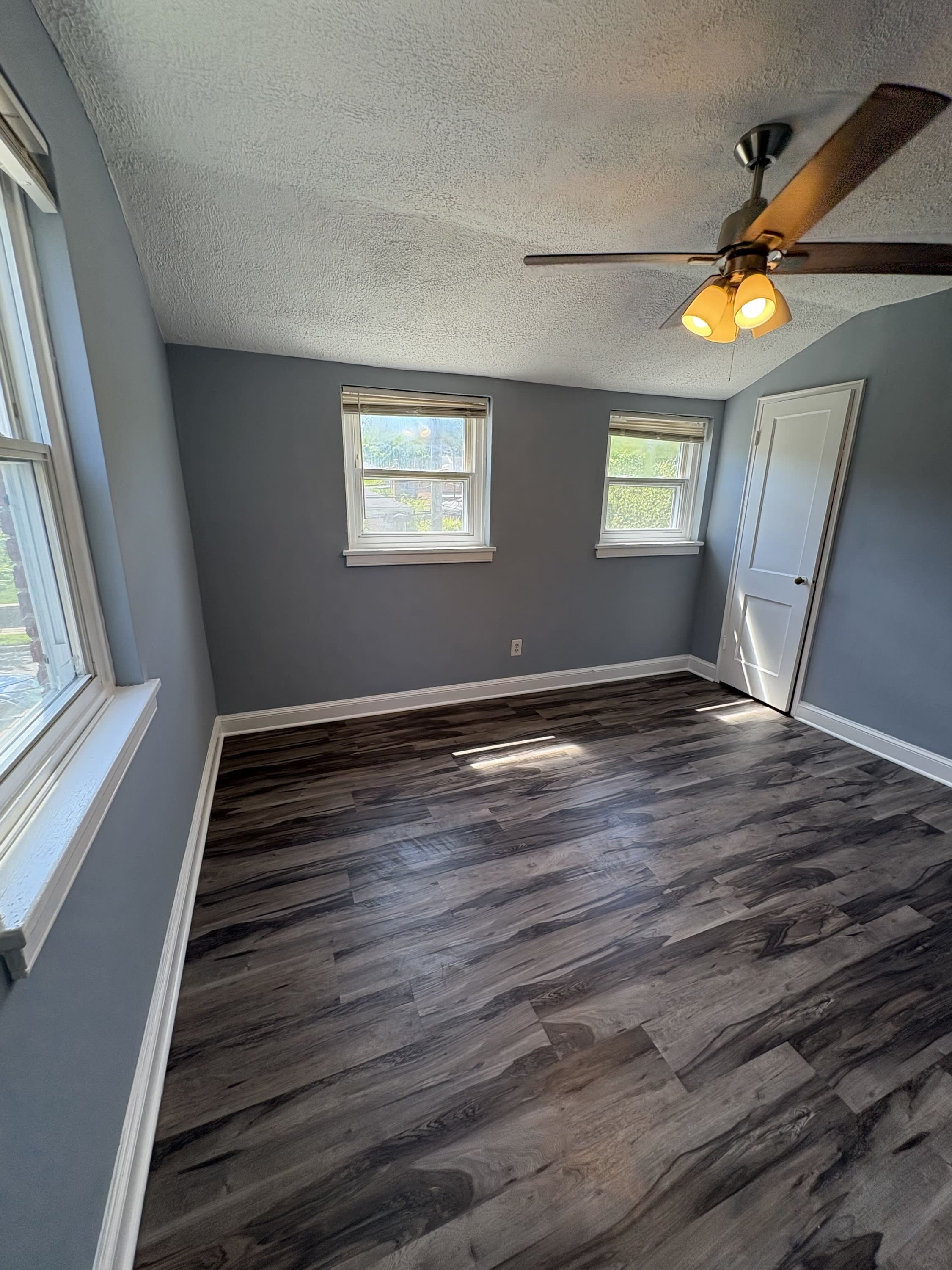 644 Burns Street Southeast – photo 1