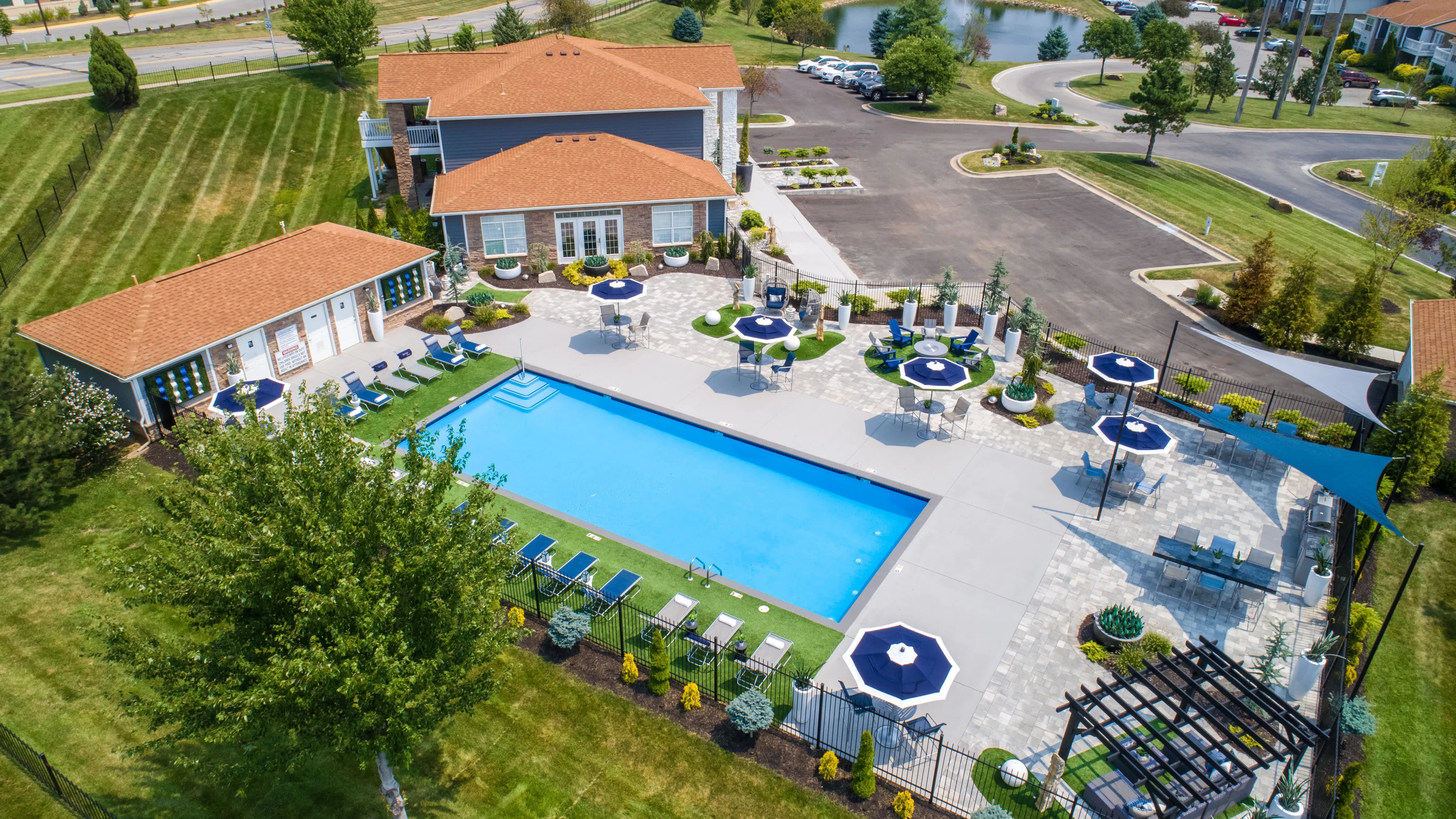Lenox West Luxury Apartments – photo 1