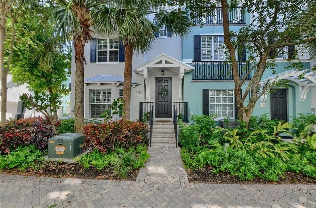 306 E Mallory Circle – photo 1