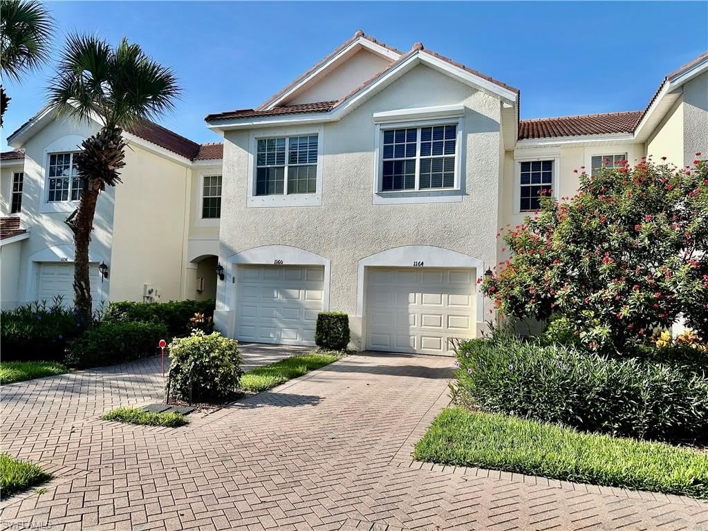1164 Oxford Ln – photo 1