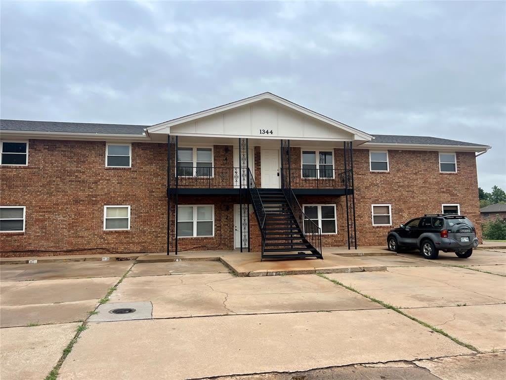 1344 Meadow Lane – photo 1 of 10